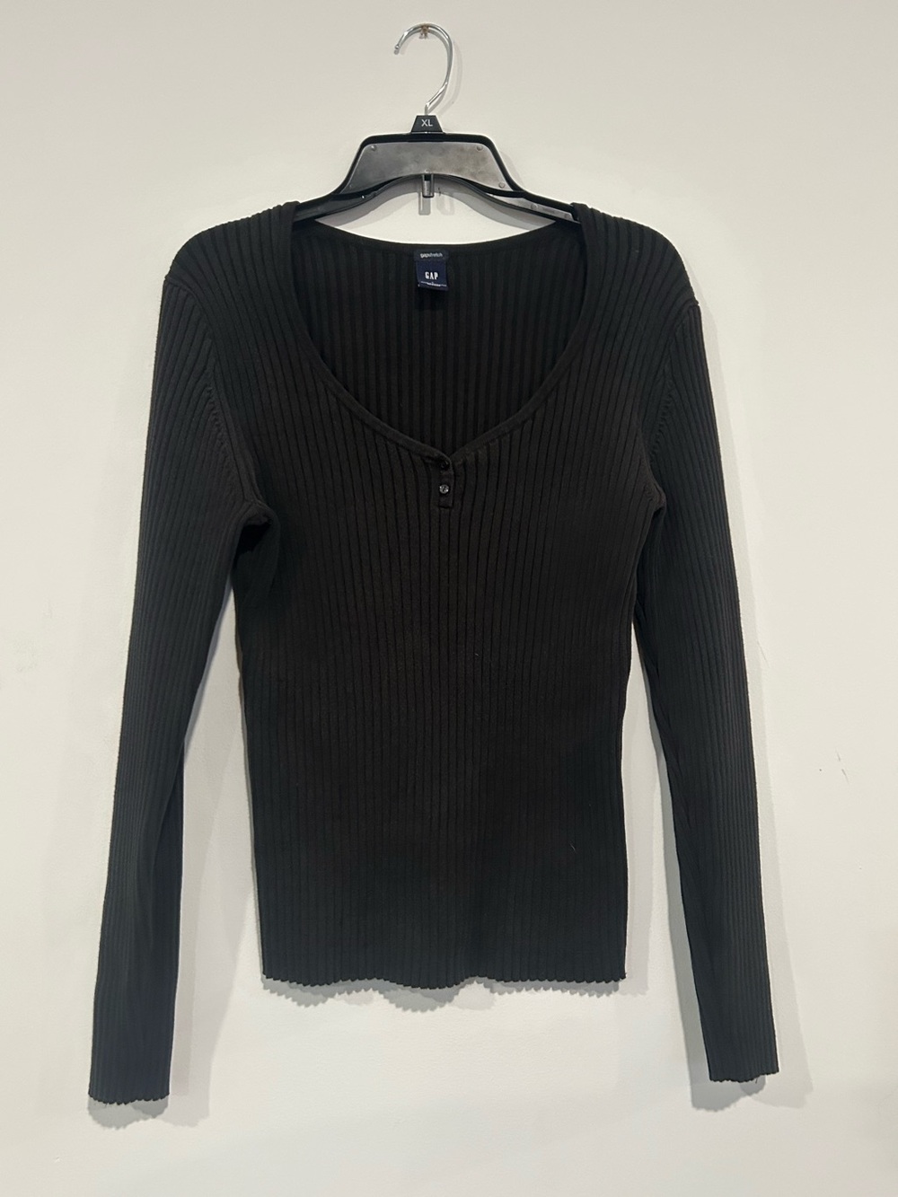 GAP Black Ribbed V-Neck Long-Sleeve Top